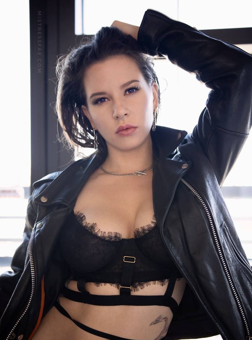 Анна привлекальеная девушка из Рефтинский цена от 4000 руб