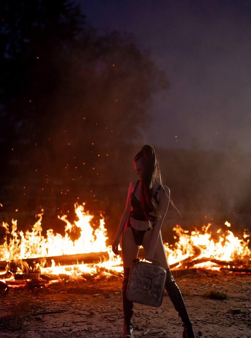 Евочка привлекальеная девушка из Рефтинский цена от 5000 руб