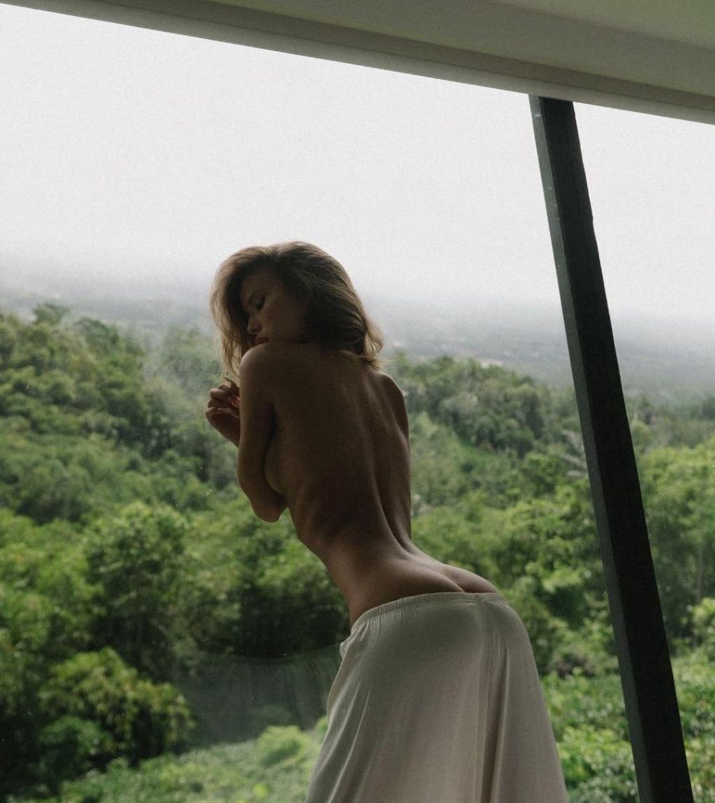 Карина привлекальеная девушка из Рефтинский цена от 7000 руб