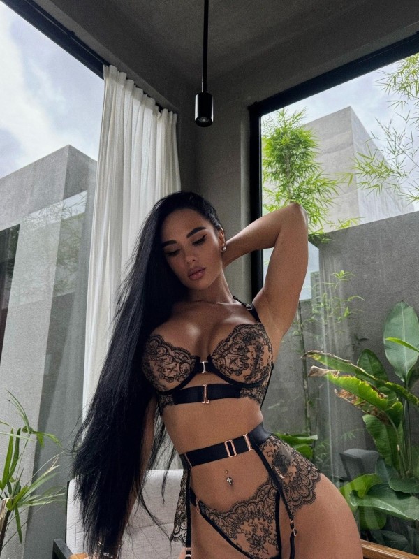 Снежана привлекательная девушка из Рефтинский цена от 6000 руб