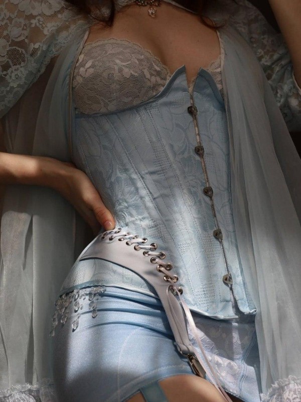 Ирина привлекательная девушка из Рефтинский цена от 7000 руб